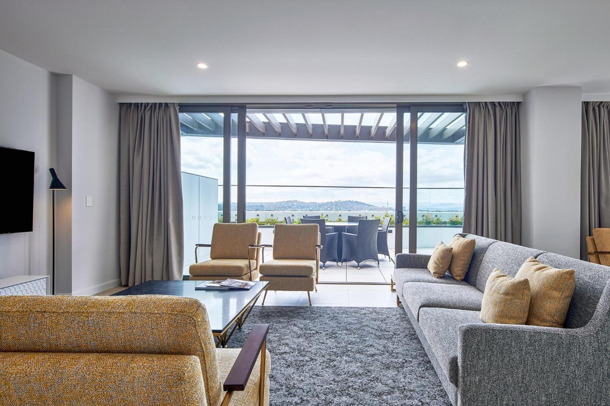 Meriton Suites Canberra Exteriér fotografie A suite at the hotel