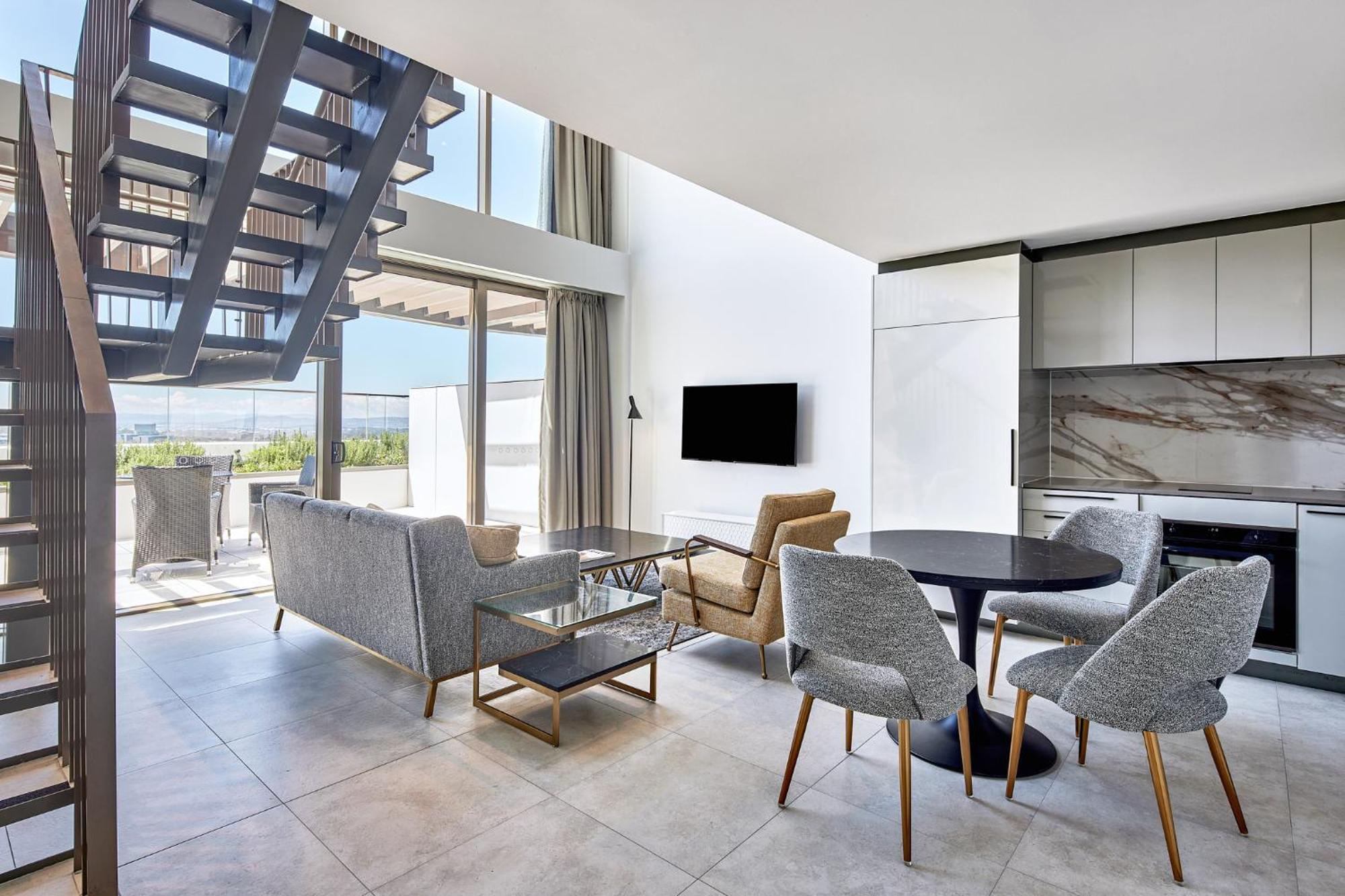 Meriton Suites Canberra Exteriér fotografie A living room at the hotel