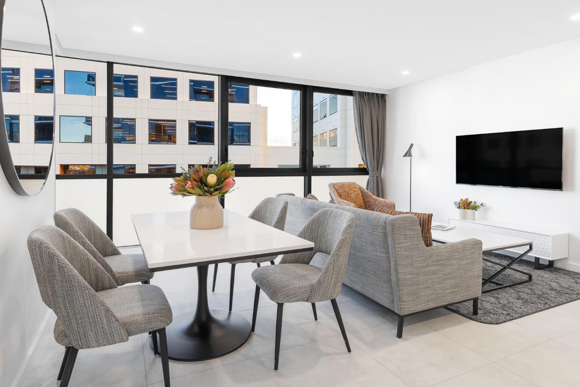 Meriton Suites Canberra Exteriér fotografie A staged apartment