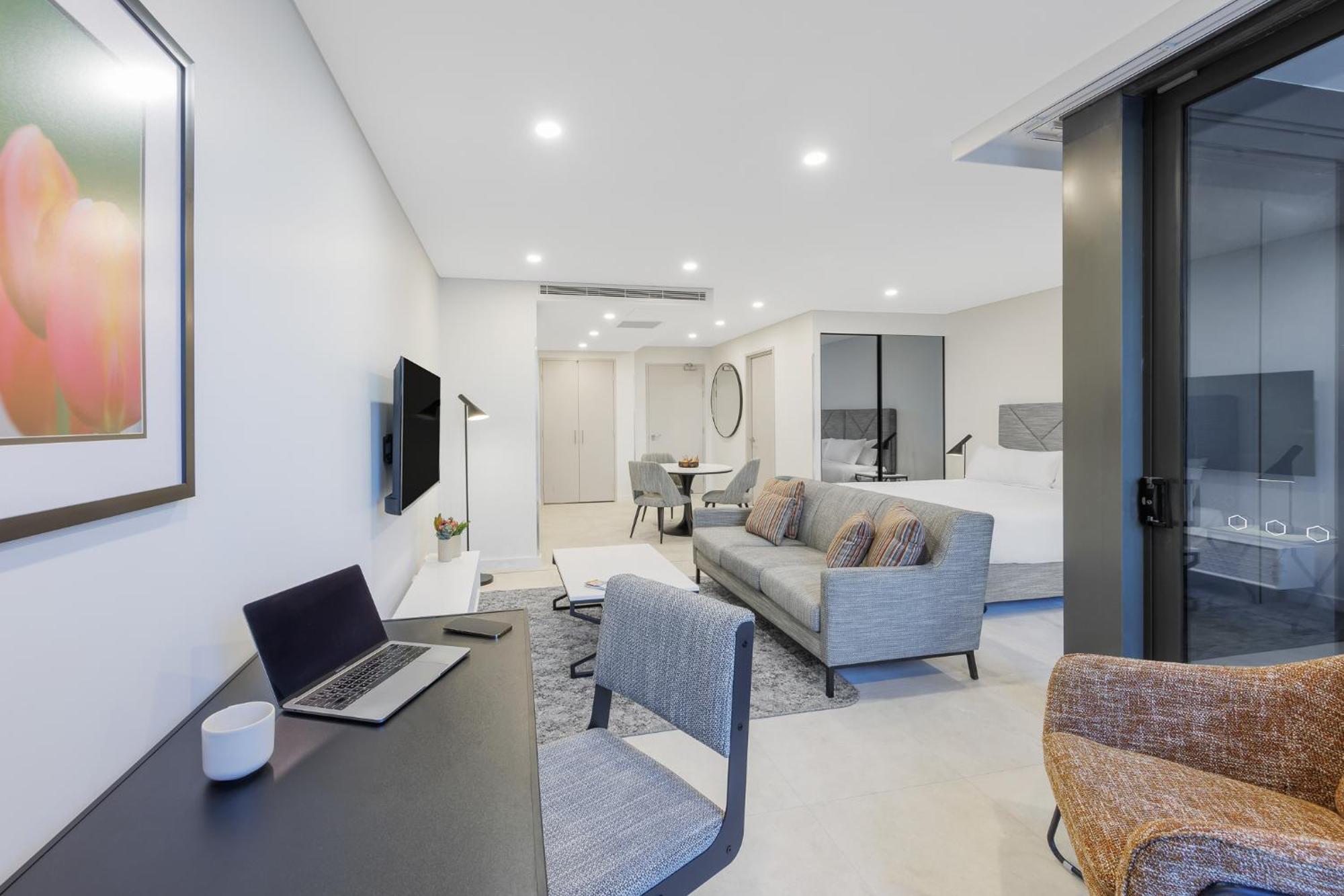 Meriton Suites Canberra Exteriér fotografie A typical apartment interior