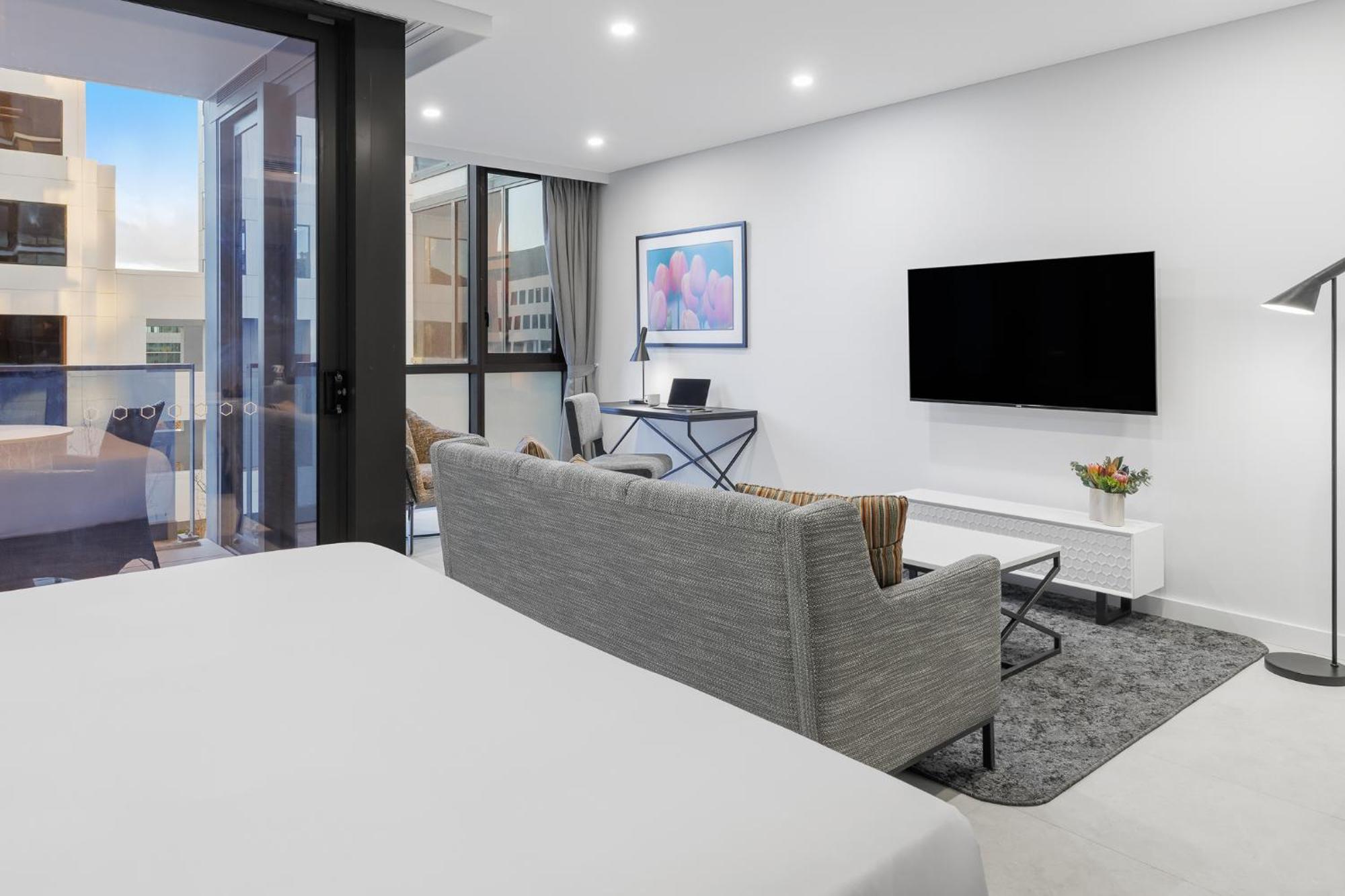 Meriton Suites Canberra Exteriér fotografie The interior of a typical apartment